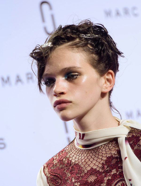 Marc Jacobs Defilesinden İlkbahar Saç Modelleri